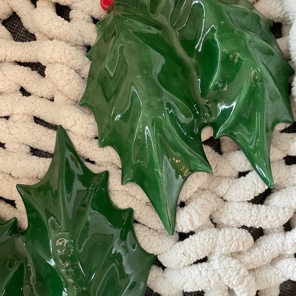 SET OF 2 VINTAGE CERAMIC HOLLY BERRY DIVIDED CANDY/RELISH/TRINKET DISH - Picture 8 of 11